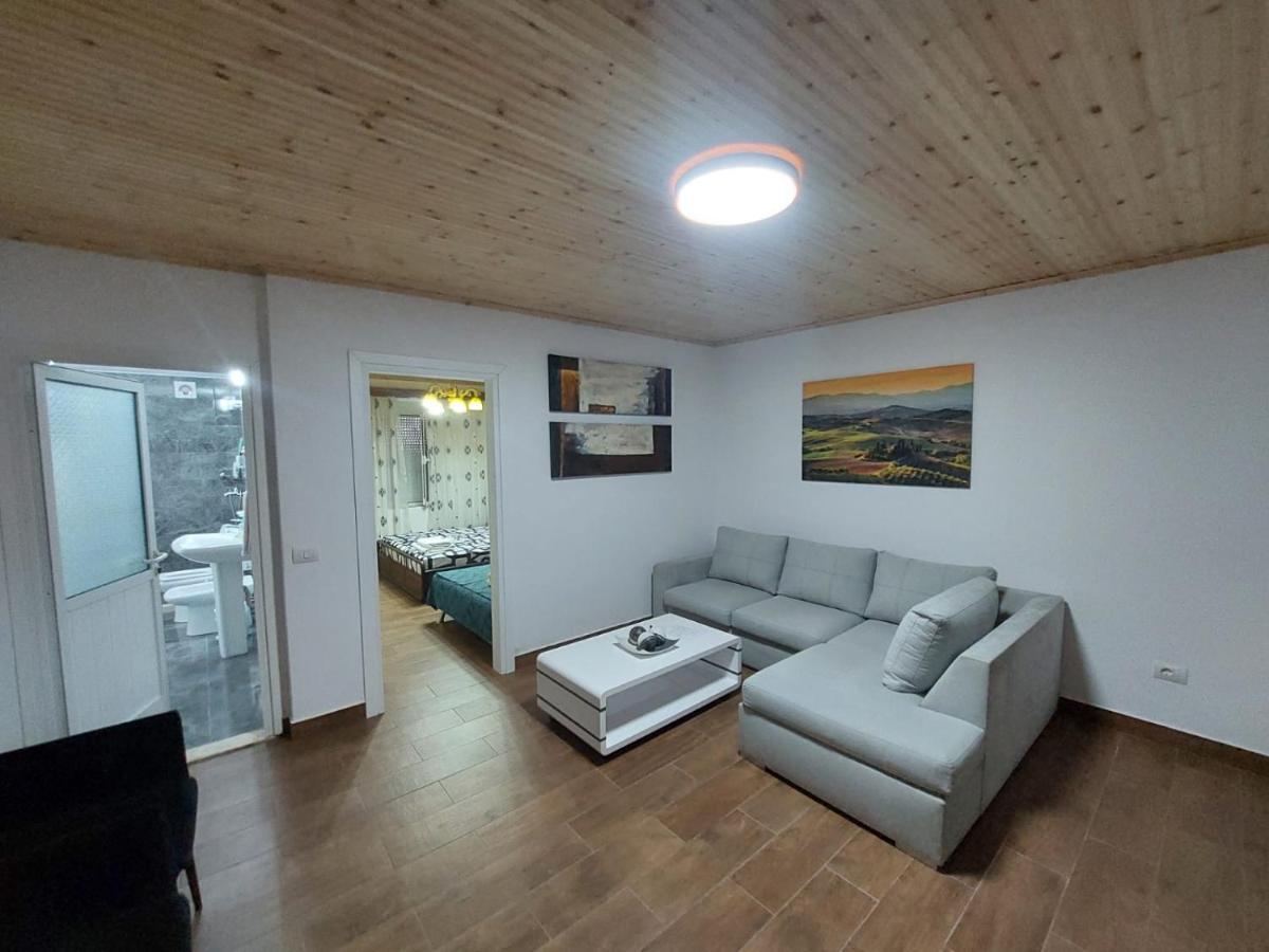 Herta Apartment Berat Luaran gambar